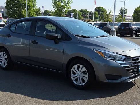 Used 2025 Nissan Versa S w/ Trunk Package FWD image 2