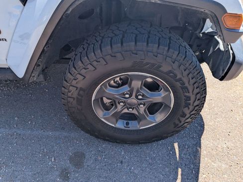Used 2020 Jeep Gladiator Rubicon AWD/4WD image 5
