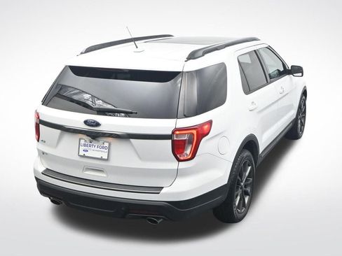 Used 2018 Ford Explorer XLT w/ Equipment Group 202A FWD image 29