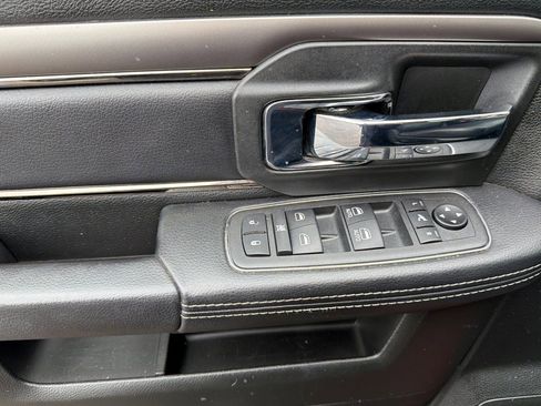 Used 2018 RAM 2500 Laramie w/ Sport Appearance Group AWD/4WD image 11