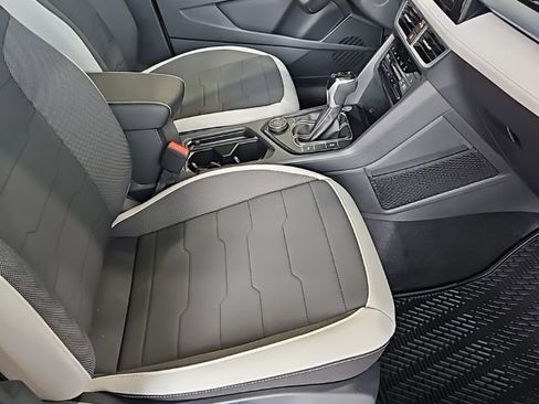 New 2026 Volkswagen Taos SE AWD/4WD image 13