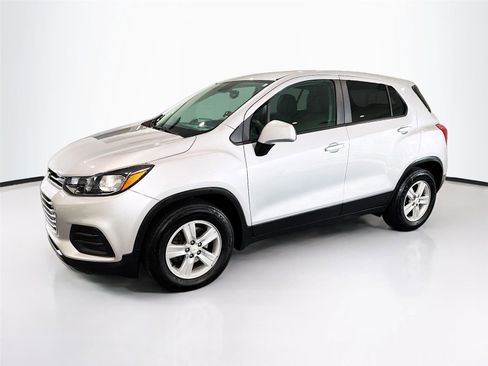 Used 2021 Chevrolet Trax LS w/ Tint and Cruise Package FWD image 1