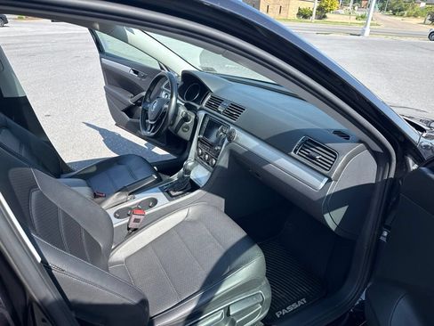 Used 2019 Volkswagen Passat 2.0T Wolfsburg FWD image 14