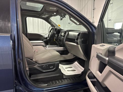 Used 2017 Ford F150 XLT w/ Equipment Group 302A Luxury AWD/4WD image 16