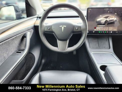 Used 2023 Tesla Model Y Long Range image 13