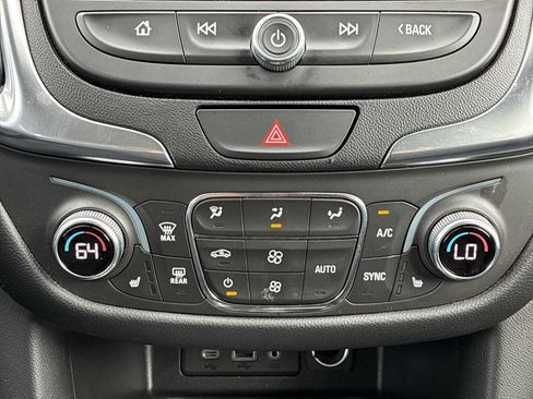 Used 2021 Chevrolet Equinox Premier AWD/4WD image 16