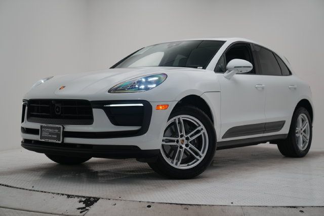 Certified 2026 Porsche Macan AWD/4WD image 25