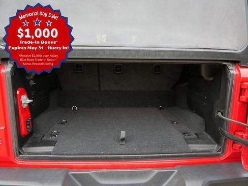 Used 2024 Jeep Wrangler Unlimited Sahara w/ Safety Group AWD/4WD image 10
