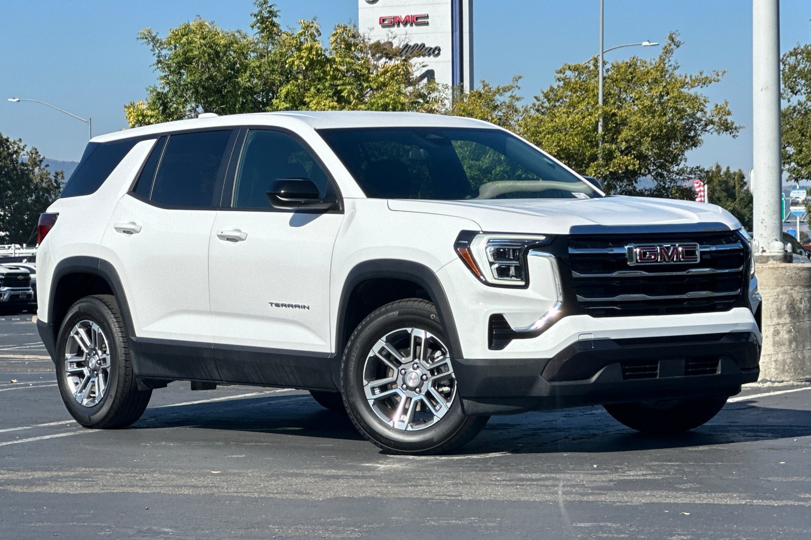 Used 2026 GMC Terrain Elevation AWD/4WD image 2
