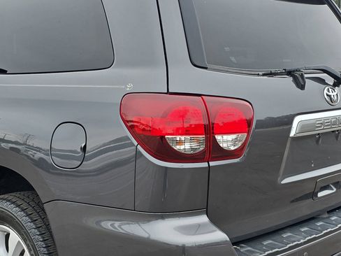 Used 2019 Toyota Sequoia Platinum image 36