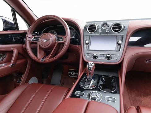 Used 2019 Bentley Bentayga AWD/4WD image 12