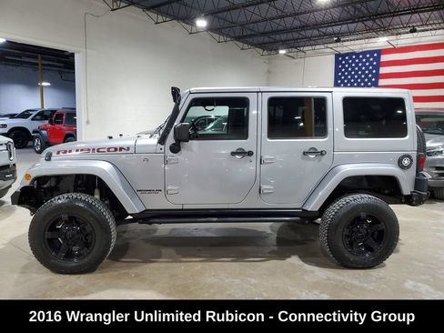 Used 2016 Jeep Wrangler Unlimited Rubicon w/ Connectivity Group AWD/4WD image 12