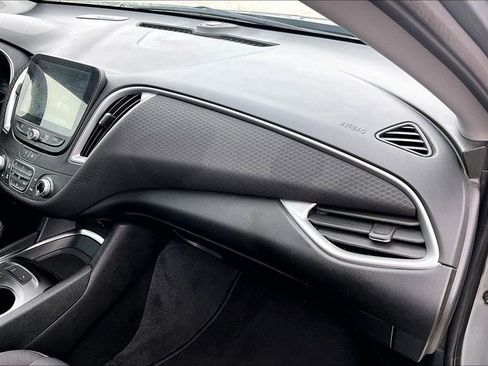 Used 2025 Chevrolet Malibu LT image 21