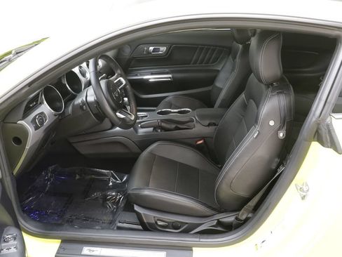 Used 2021 Ford Mustang GT Premium w/ Black Accent Package RWD image 6