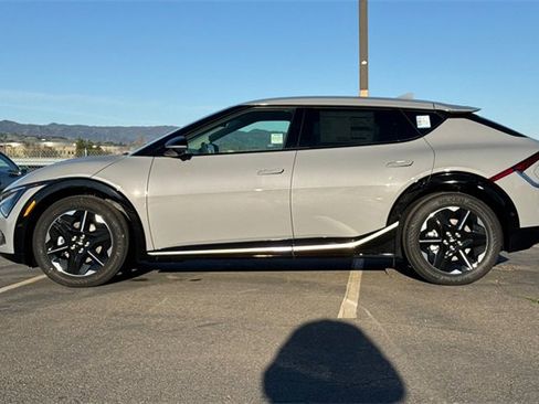 New 2025 Kia EV6 Wind image 10