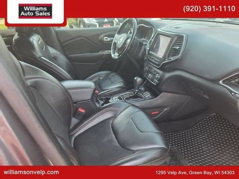 Used 2020 Jeep Cherokee Trailhawk w/ Cold Weather Group AWD/4WD image 16