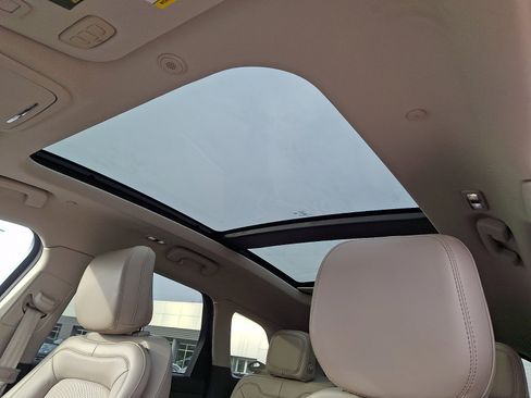 Used 2020 Lincoln Corsair Reserve w/ Equipment Group 201A image 21