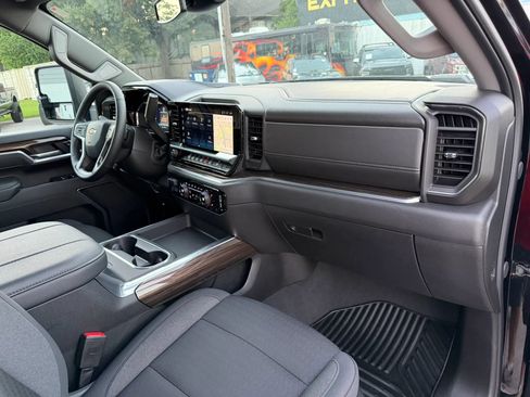 Used 2025 Chevrolet Silverado 2500 LT w/ Safety Package AWD/4WD image 28