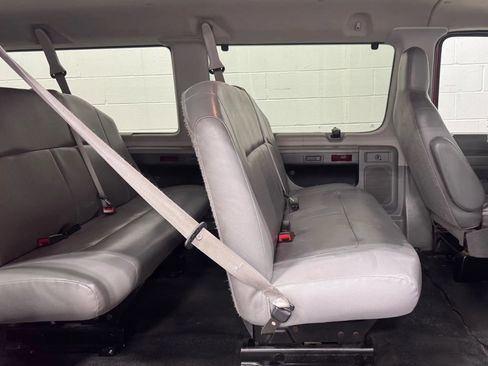 Used 2013 Ford E-350 and Econoline 350 XL w/ PWR Windows & Locks Group image 15