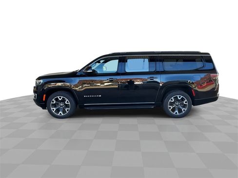 Used 2023 Jeep Wagoneer L Series III w/ Preferred Equipment Group image 5