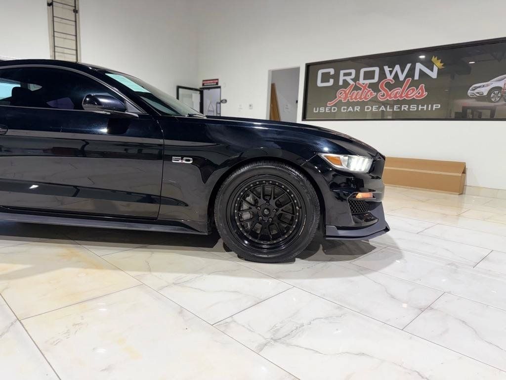 Used 2017 Ford Mustang GT RWD image 5