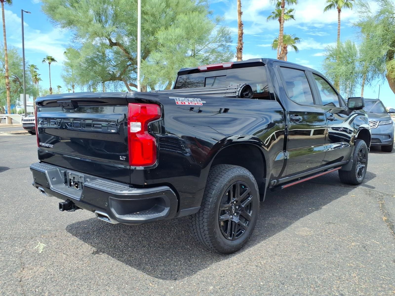 Used 2025 Chevrolet Silverado 1500 LT Trail Boss w/ LT Trail Boss Premium Package AWD/4WD image 5