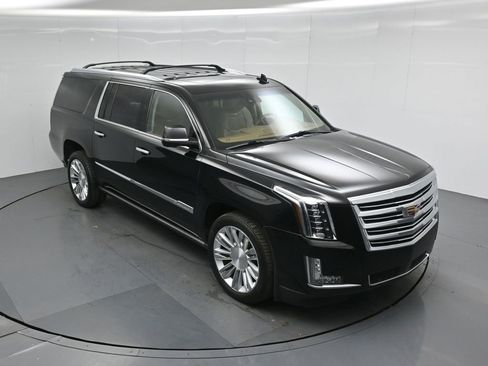 Used 2016 Cadillac Escalade ESV Platinum image 38