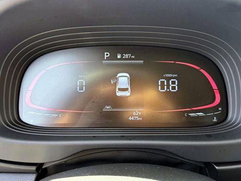 Used 2025 Hyundai Venue SE FWD image 24
