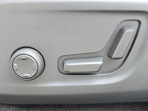 Certified 2023 Volvo C40 P8 Recharge Ultimate AWD/4WD image 23