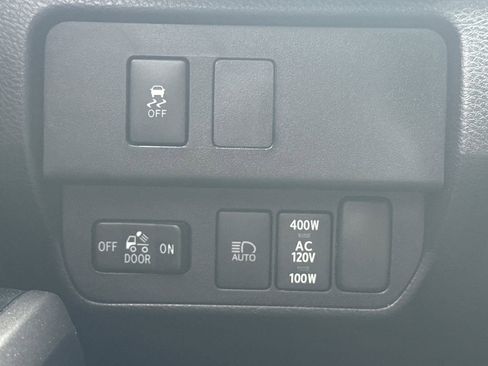 Used 2023 Toyota Tacoma TRD Off-Road image 33