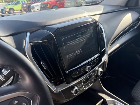 Used 2019 Chevrolet Traverse LT FWD image 12