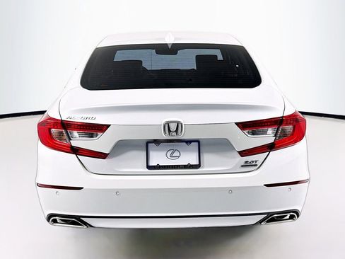 Used 2022 Honda Accord Touring image 6