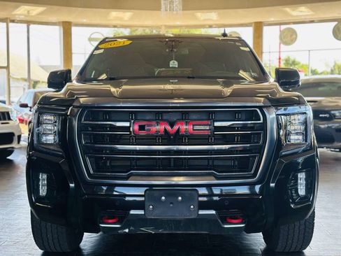 Used 2021 GMC Yukon XL AT4 w/ AT4 Premium Plus Package AWD/4WD image 19