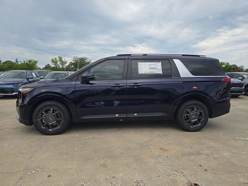 New 2026 Kia Carnival EX FWD image 5