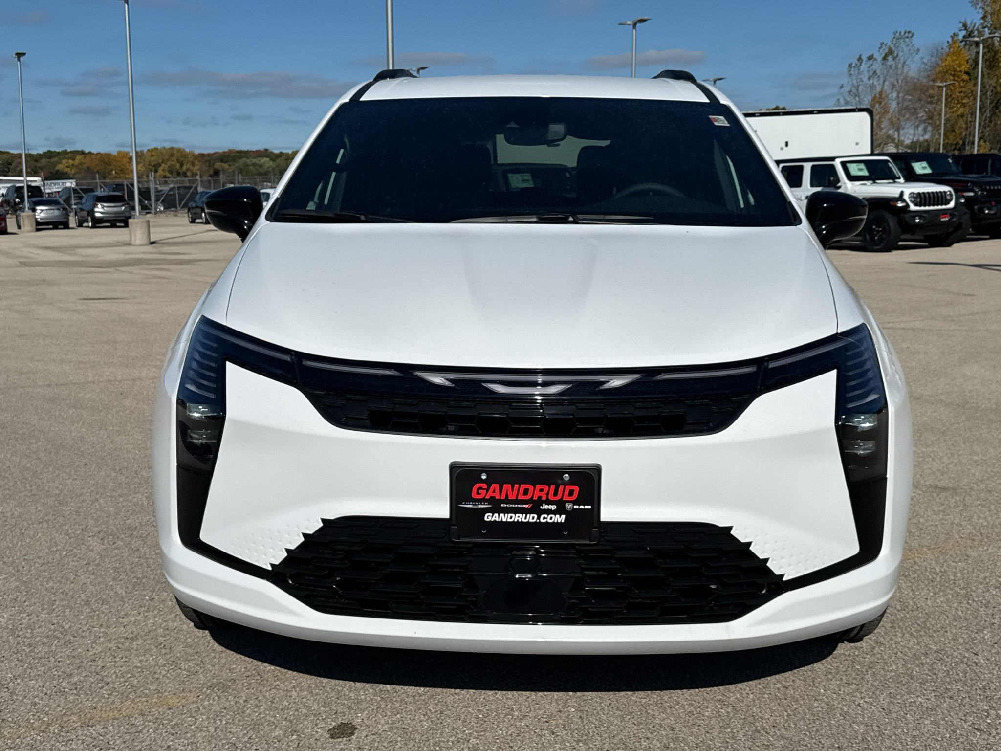 New 2027 Chrysler Pacifica Select AWD/4WD image 16