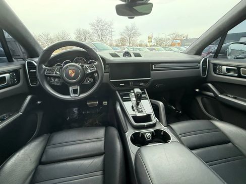 Used 2023 Porsche Cayenne Turbo w/ Premium Package Plus image 23