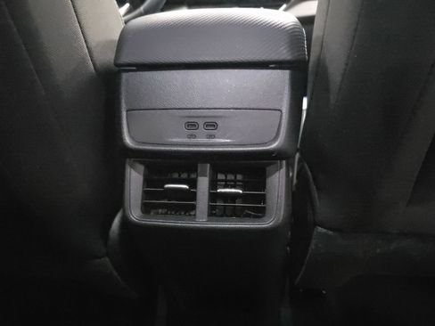 Used 2026 Chevrolet Equinox LT AWD/4WD image 27