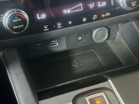 Used 2024 Mitsubishi Outlander SE image 26