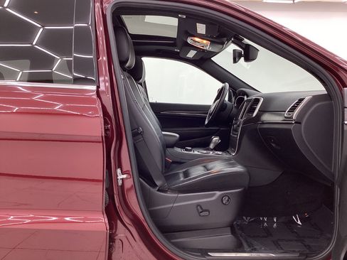 Used 2018 Jeep Grand Cherokee Limited AWD/4WD image 15
