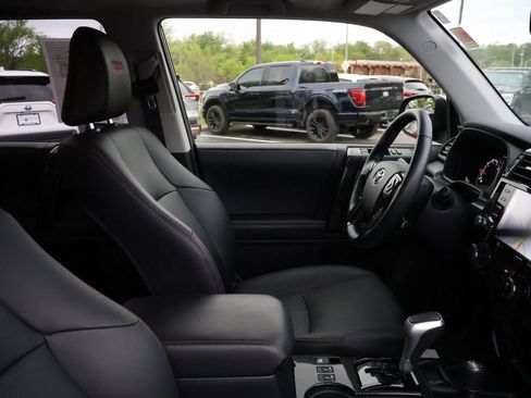 Used 2024 Toyota 4Runner TRD Off-Road Premium w/ Off Road Premium Plus Package AWD/4WD image 8