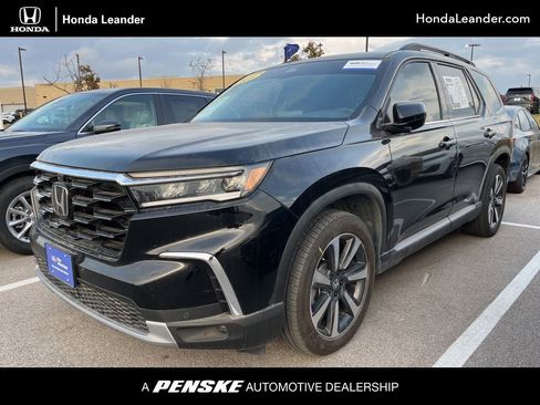 Used 2025 Honda Pilot Elite image 1