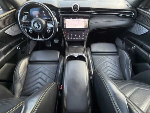 Used 2023 Maserati Grecale Modena image 11