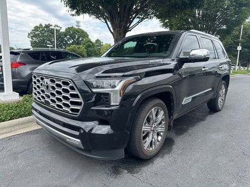 Used 2026 Toyota Sequoia Capstone AWD/4WD image 9