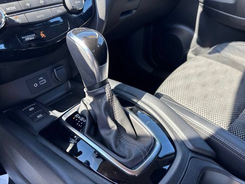 Used 2022 Nissan Rogue Sport SV w/ Technology Package AWD/4WD image 27