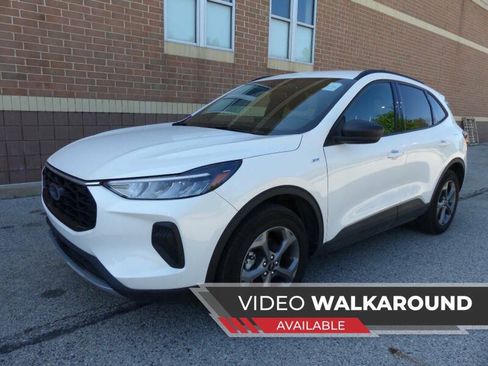 Used 2025 Ford Escape ST-Line w/ Tech Pack #1 AWD/4WD image 1