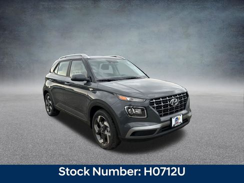 New 2026 Hyundai Venue SEL FWD image 8