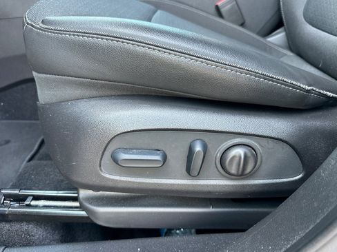 Used 2023 Buick Encore GX Preferred w/ Cold Weather Comfort Package FWD image 13
