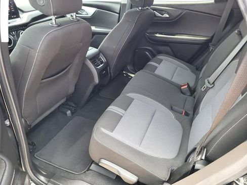 Used 2025 Chevrolet Blazer LT FWD image 17