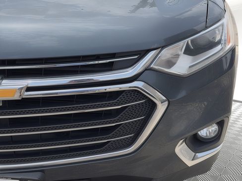 Used 2018 Chevrolet Traverse LT FWD image 11