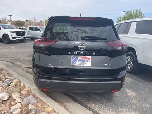 Used 2024 Nissan Rogue S image 5